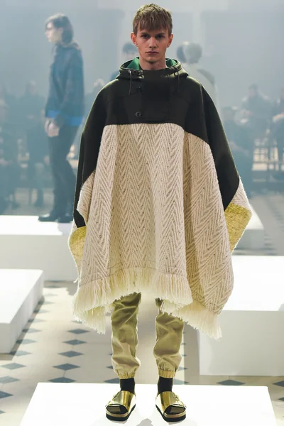 Look 27